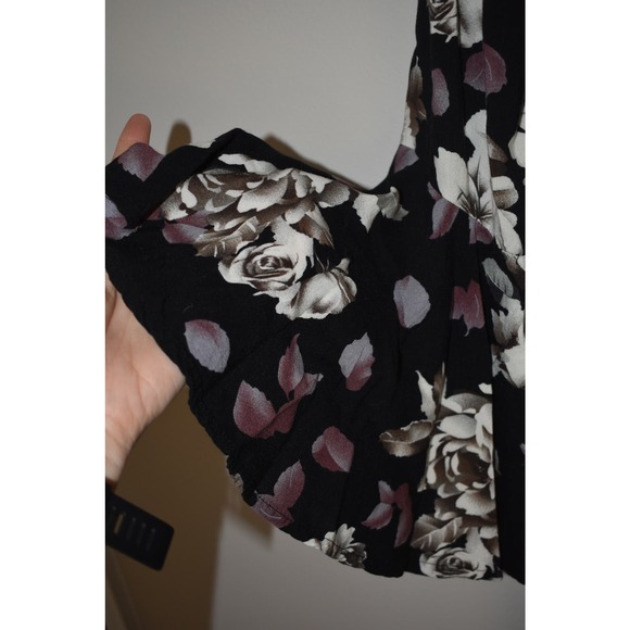 ⭐️ Entro Black Floral Dress With Fan Sleeves Size S - Picture 5 of 5